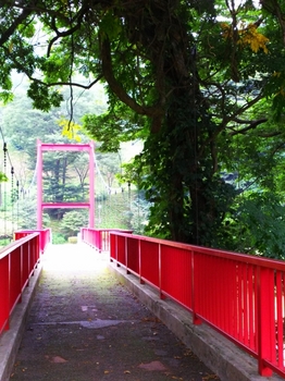 赤いつり橋